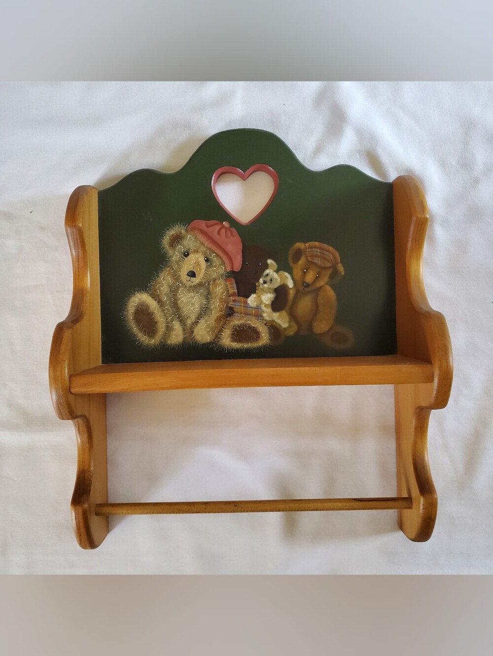 Heart Cutout Pine Wood Handpainted Wall Shelf W Bar Teddy Bear Theme